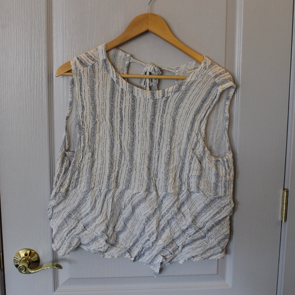 WHITE AND BLUE SLEEVELESS STRIPED BLOUSE
